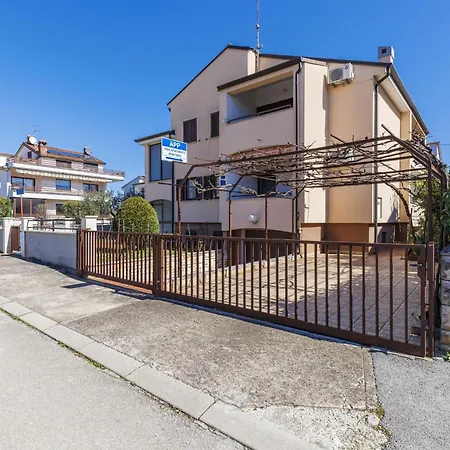 Zoki 2 By Interhome Umag